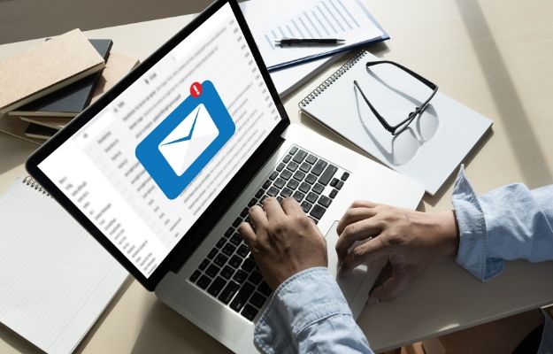 Mail Communication Connection message to mailing contacts phone Global Letters Concept | Why is an Email Subject Line Important?