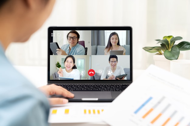 Video call coworkers from home | Be a community